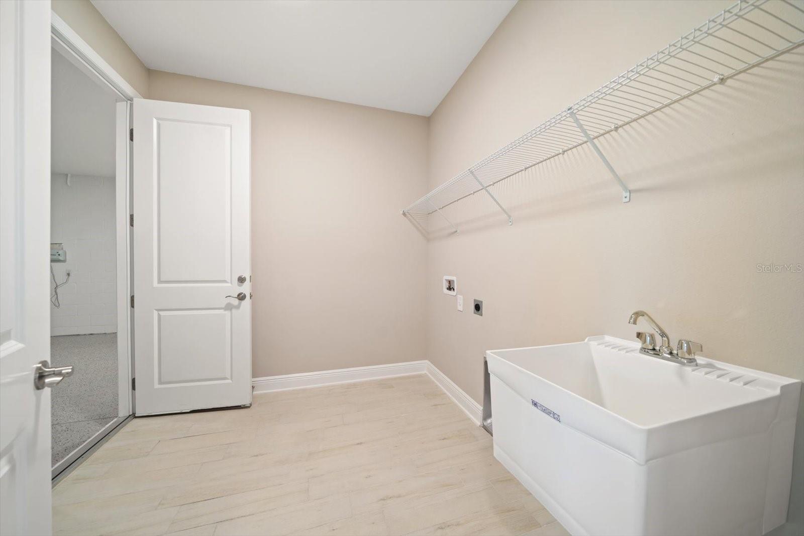 5707 MAYDALE AVE — photo 20