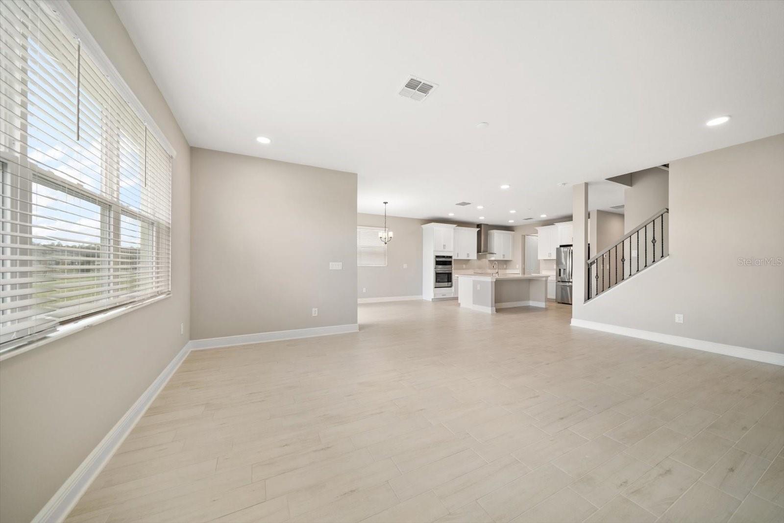5707 MAYDALE AVE — photo 9