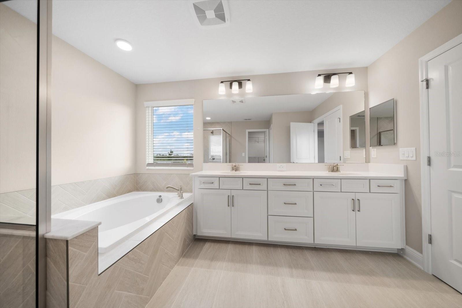 5707 MAYDALE AVE — photo 13