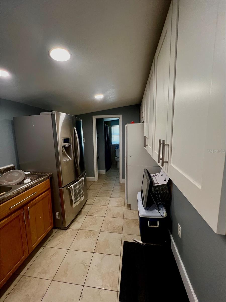 5827 E COLUMBUS DR — photo 8