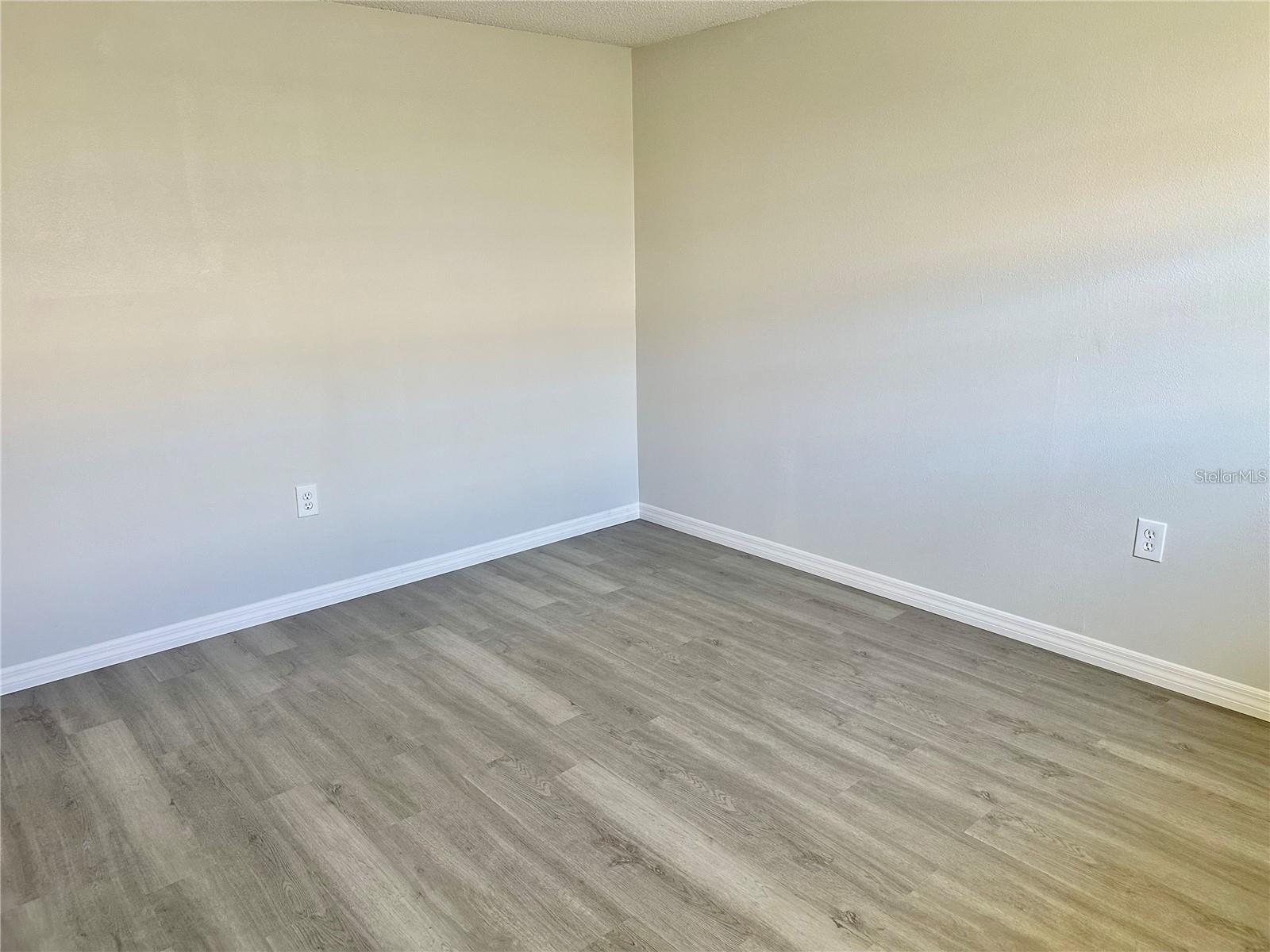 4930 GETNER ST — photo 31