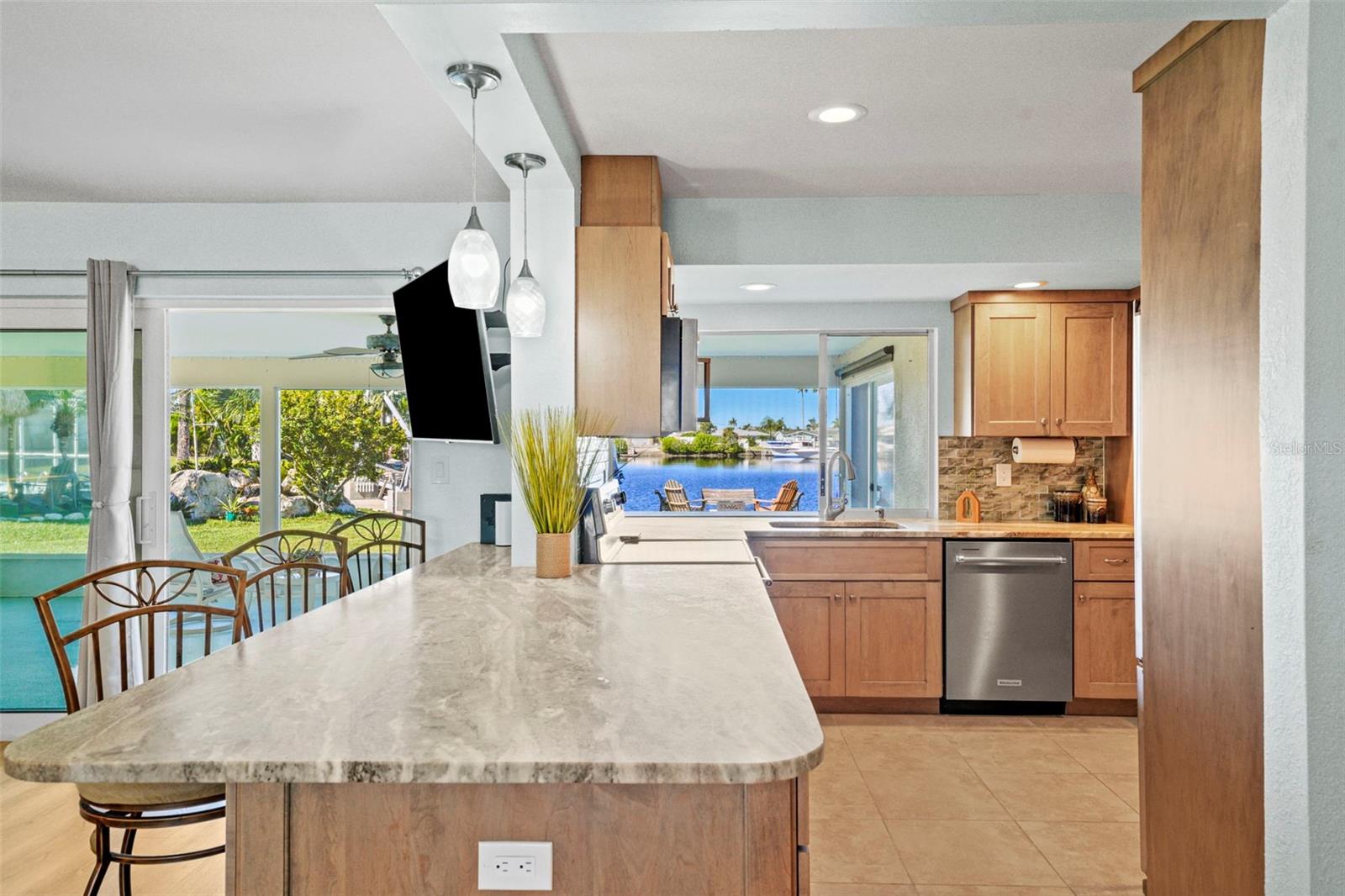 3711 FLORAMAR TER — photo 3