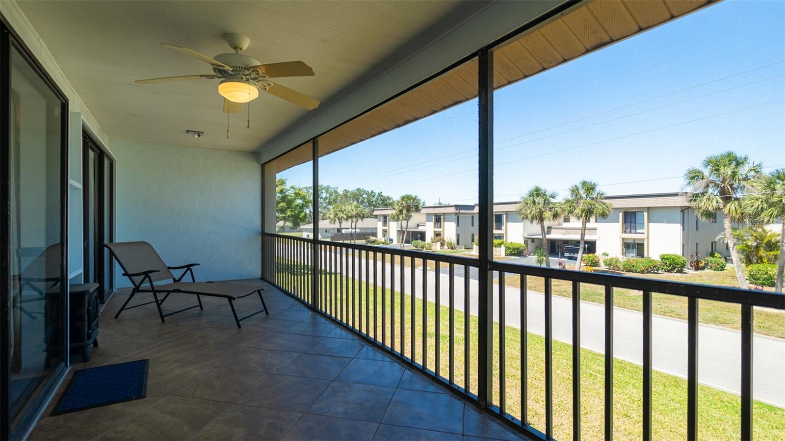1770 LAKE PL #1770D — photo 9