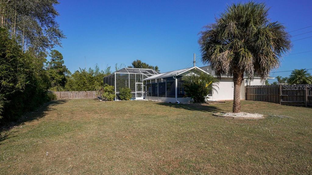 3357 N CHAMBERLAIN BLVD — photo 8