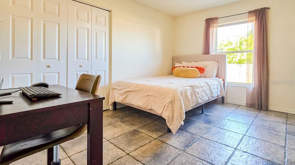 3357 N CHAMBERLAIN BLVD — photo 33