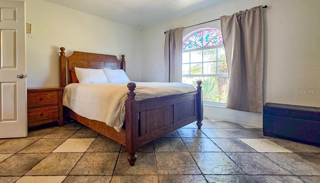 3357 N CHAMBERLAIN BLVD — photo 31