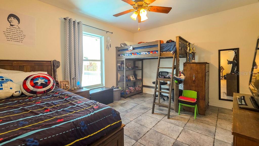 3357 N CHAMBERLAIN BLVD — photo 36