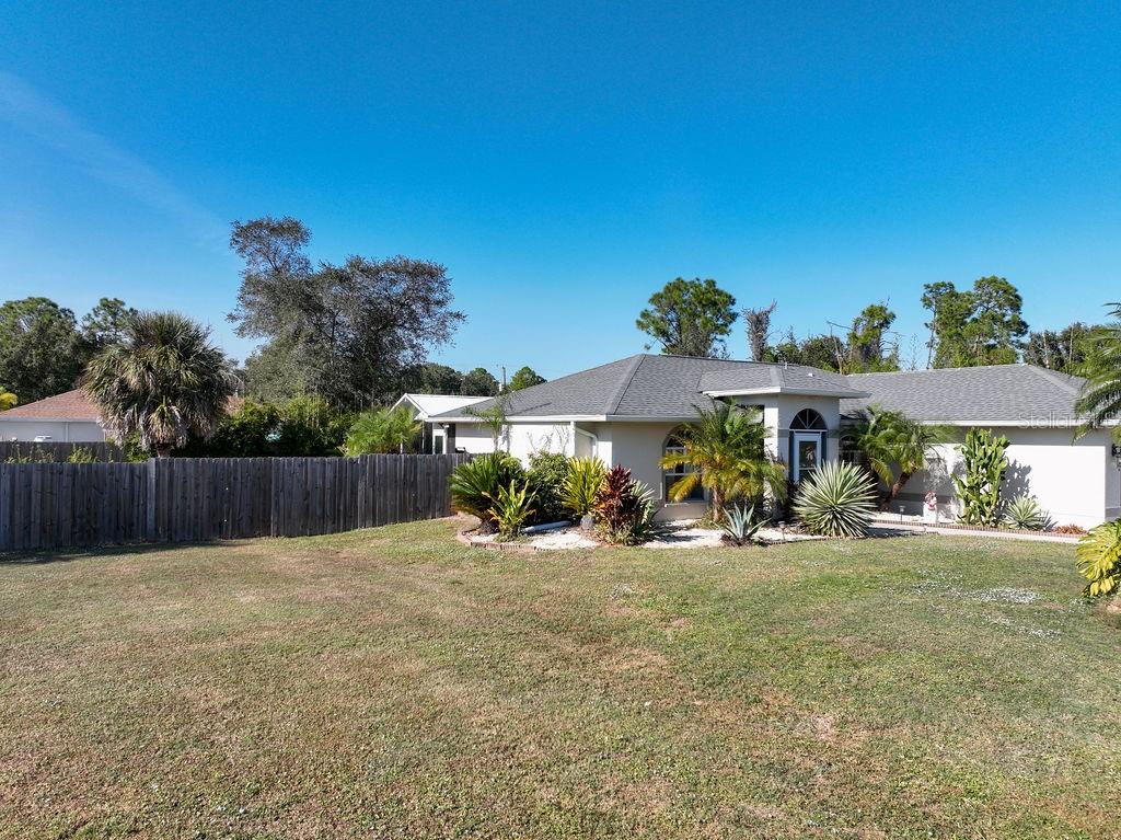 3357 N CHAMBERLAIN BLVD — photo 3