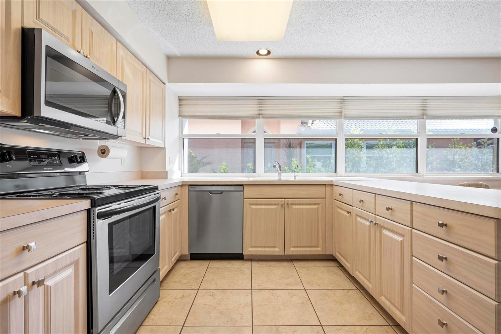 4310 TURNBERRY CT — photo 19