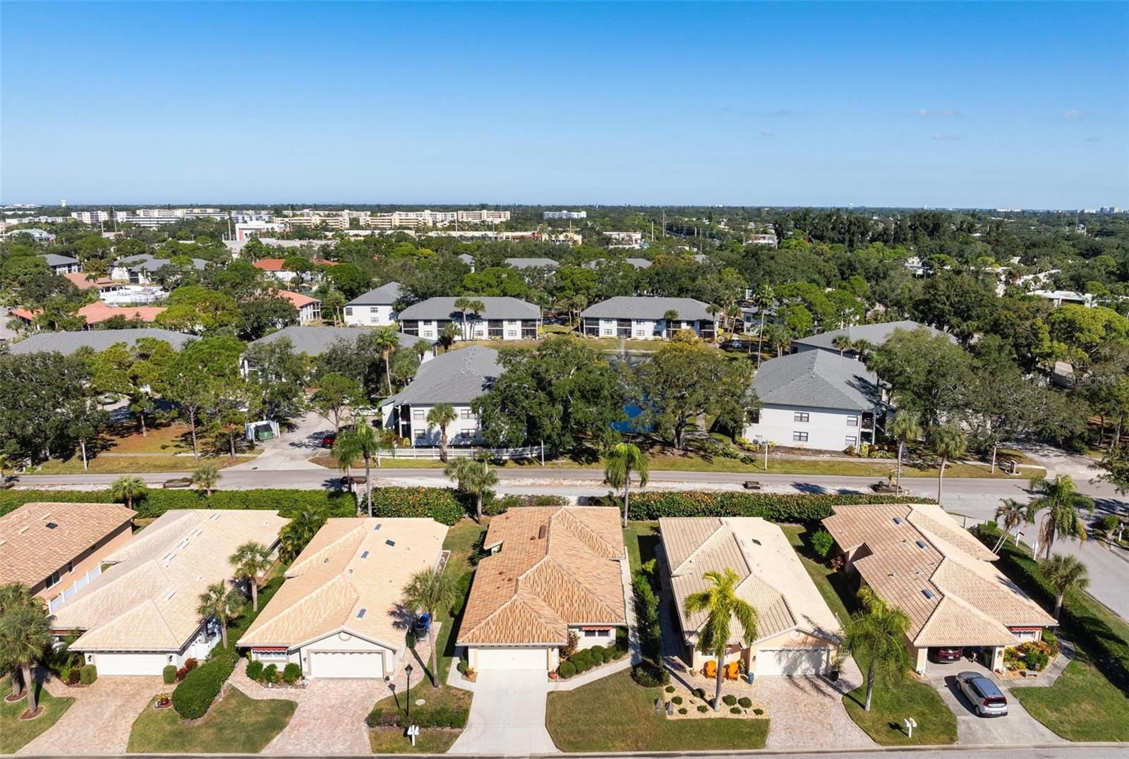 4310 TURNBERRY CT — photo 38