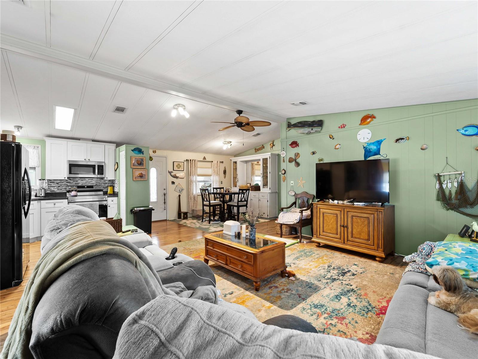 154 RAROTONGA RD — photo 8