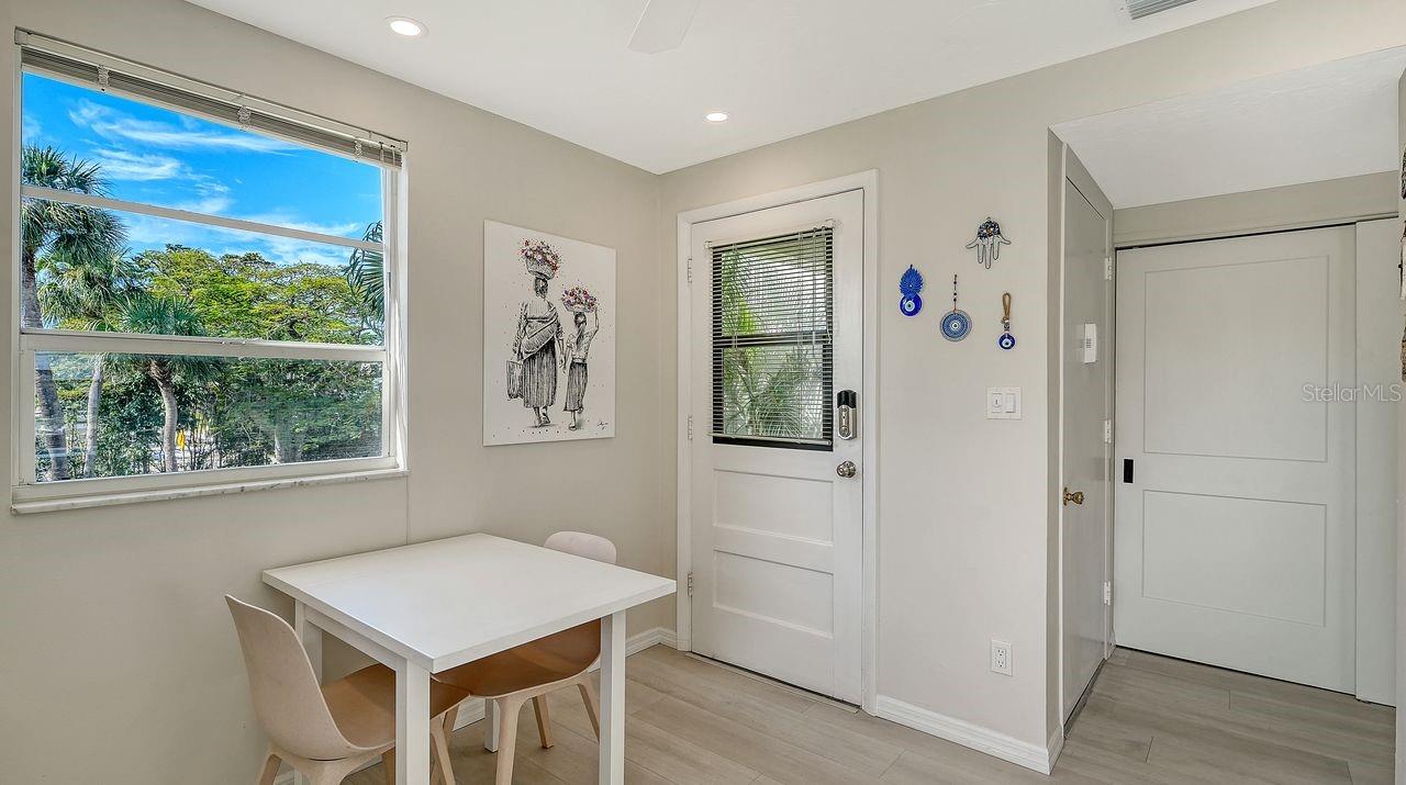 4350 CHATHAM DR #Unit E-208 — photo 14