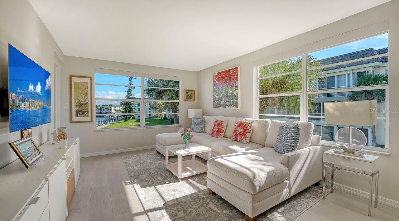 4350 CHATHAM DR #Unit E-208 — photo 18