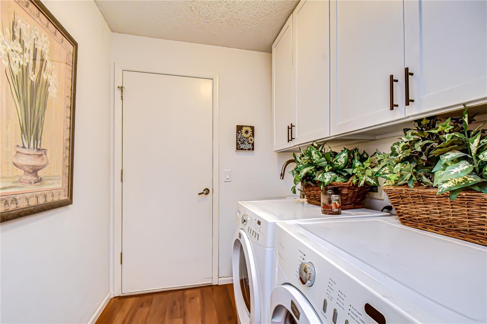 6543 PINE WALK DR — photo 33