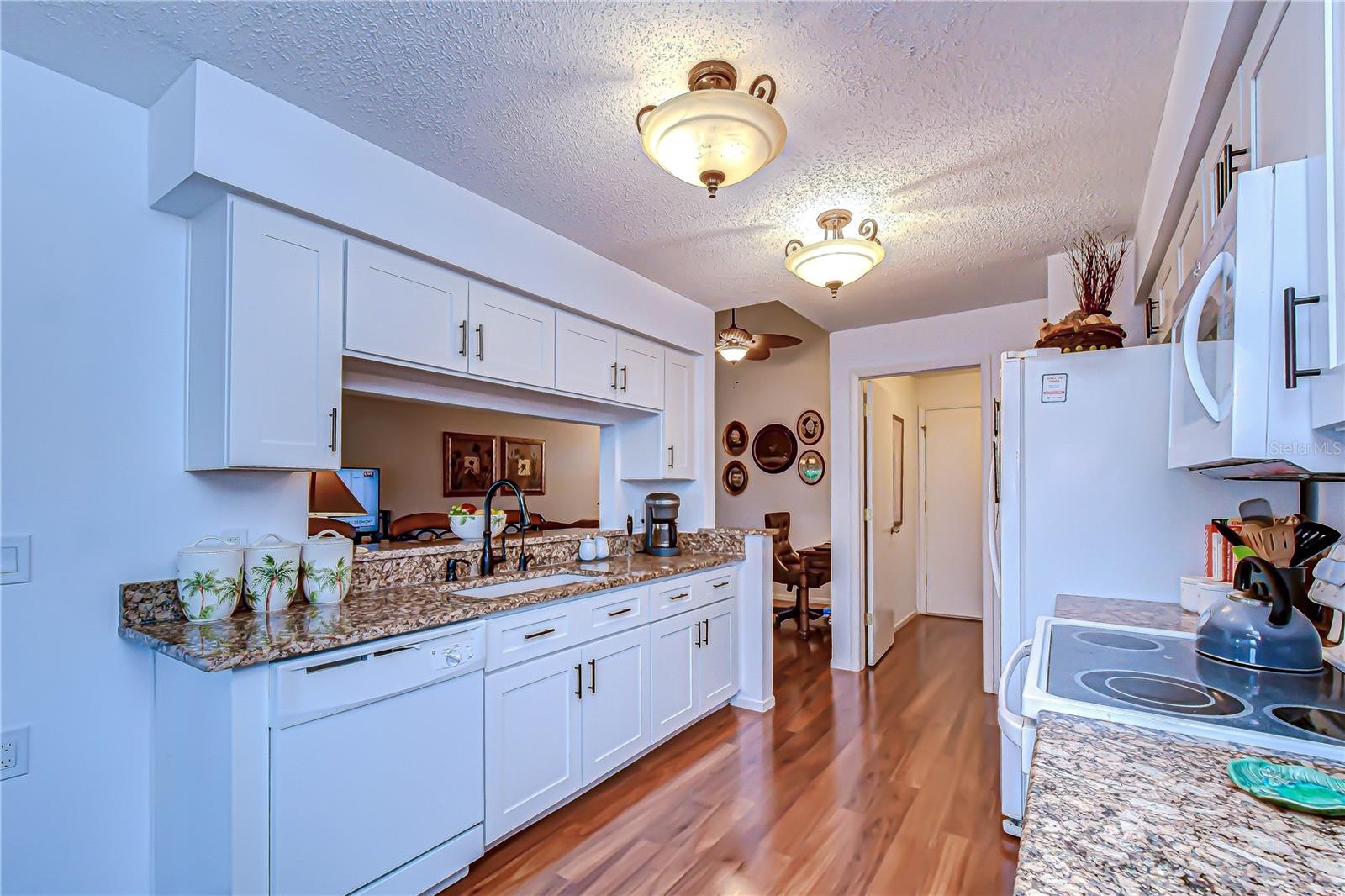 6543 PINE WALK DR — photo 16