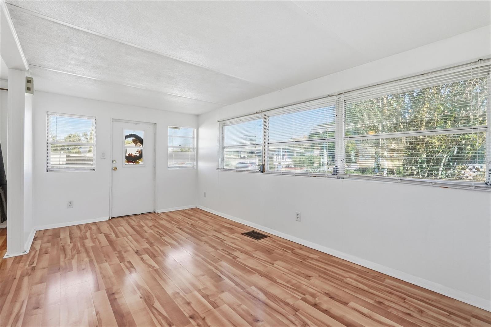 37828 NEWAL AVE — photo 6