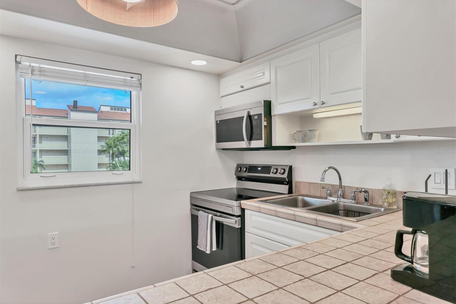 1250 N PORTOFINO DR #303 — photo 10