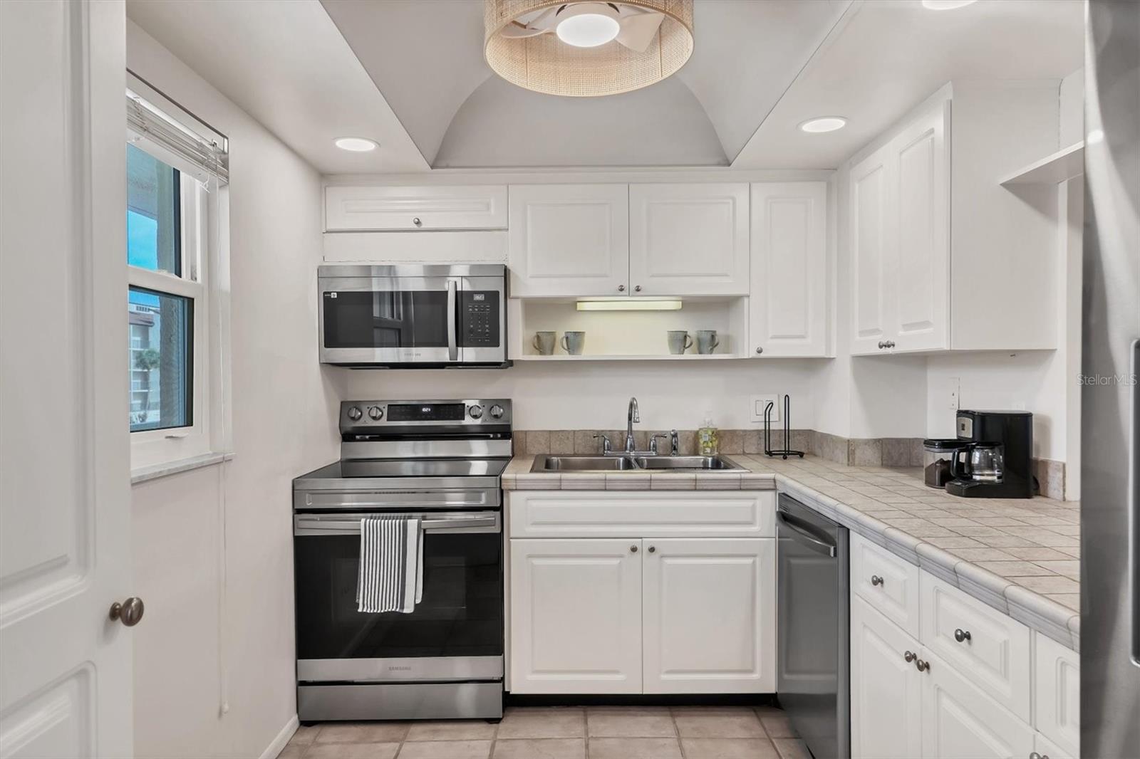 1250 N PORTOFINO DR #303 — photo 8
