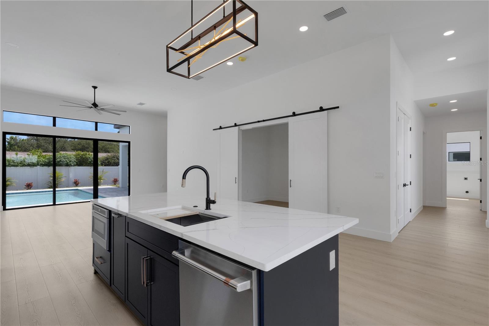 2069 HIBISCUS ST — photo 4