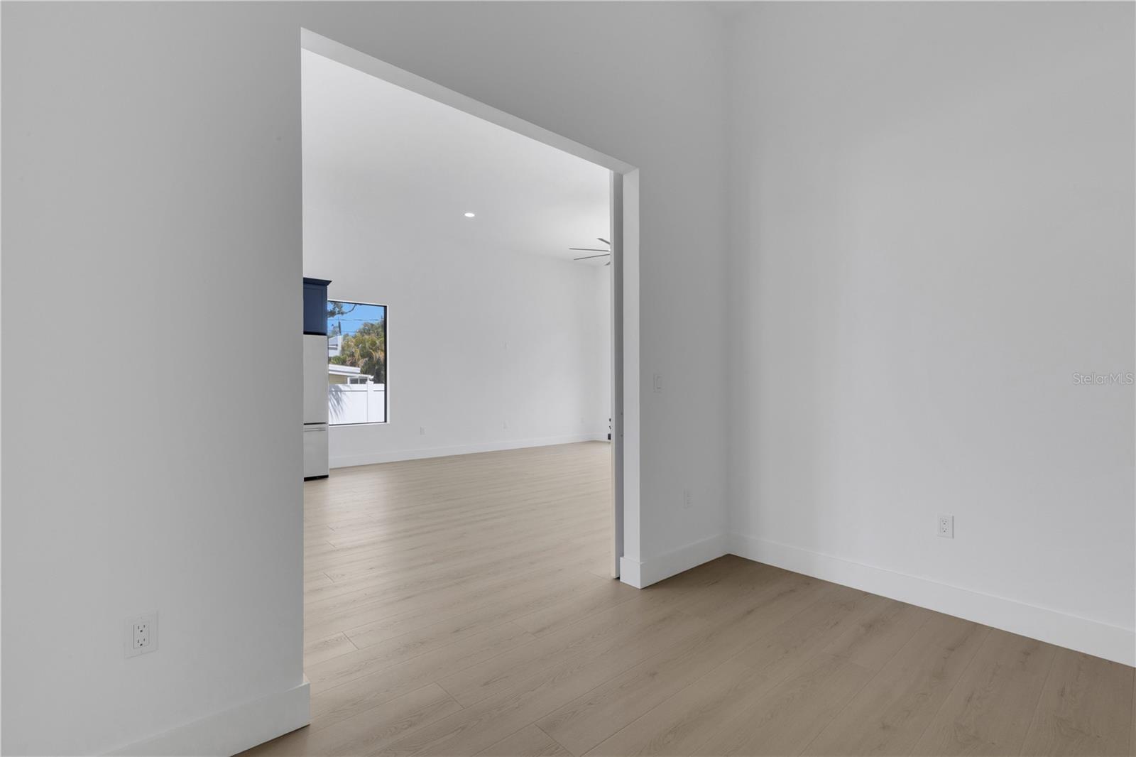 2069 HIBISCUS ST — photo 27