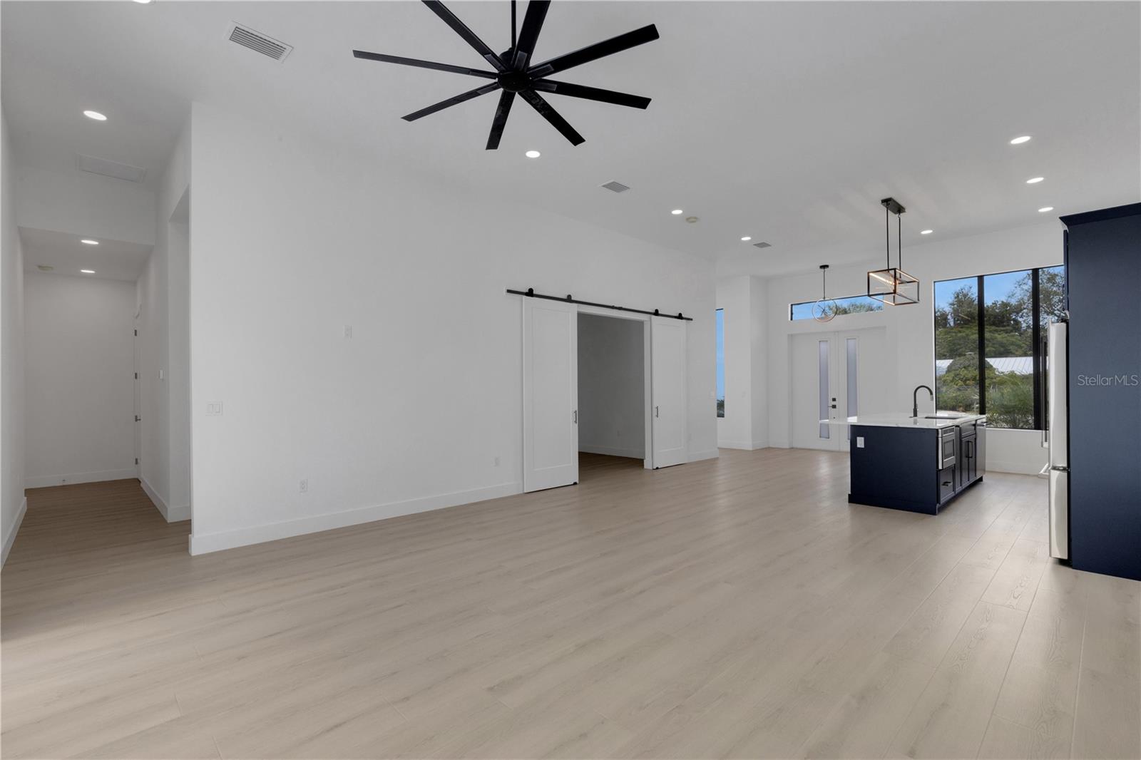 2069 HIBISCUS ST — photo 18