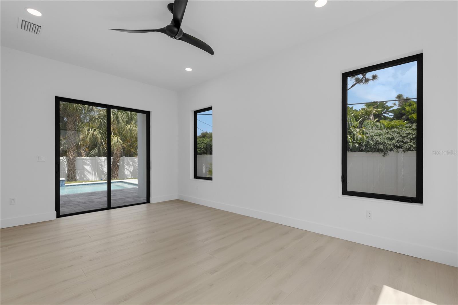 2069 HIBISCUS ST — photo 20