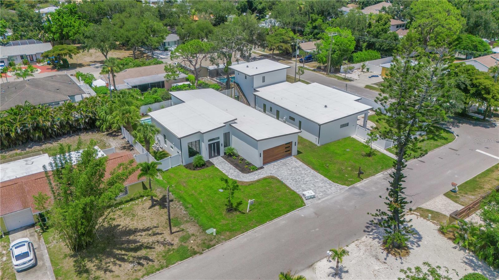 2069 HIBISCUS ST — photo 47