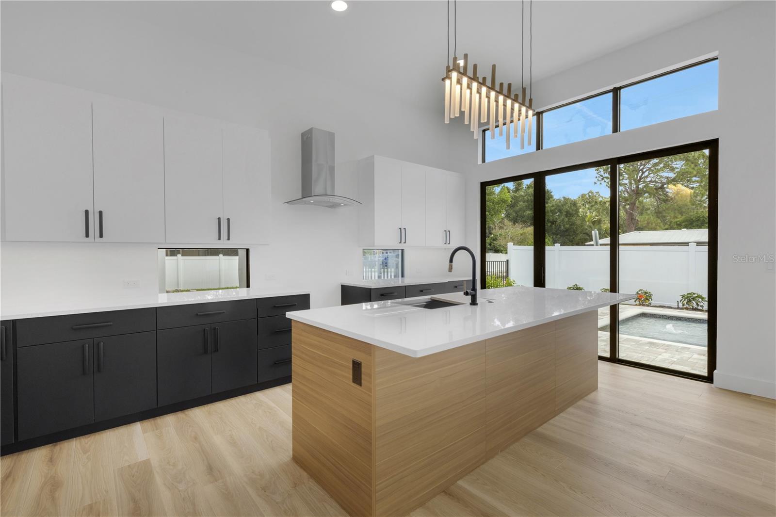 2079 HIBISCUS ST — photo 12