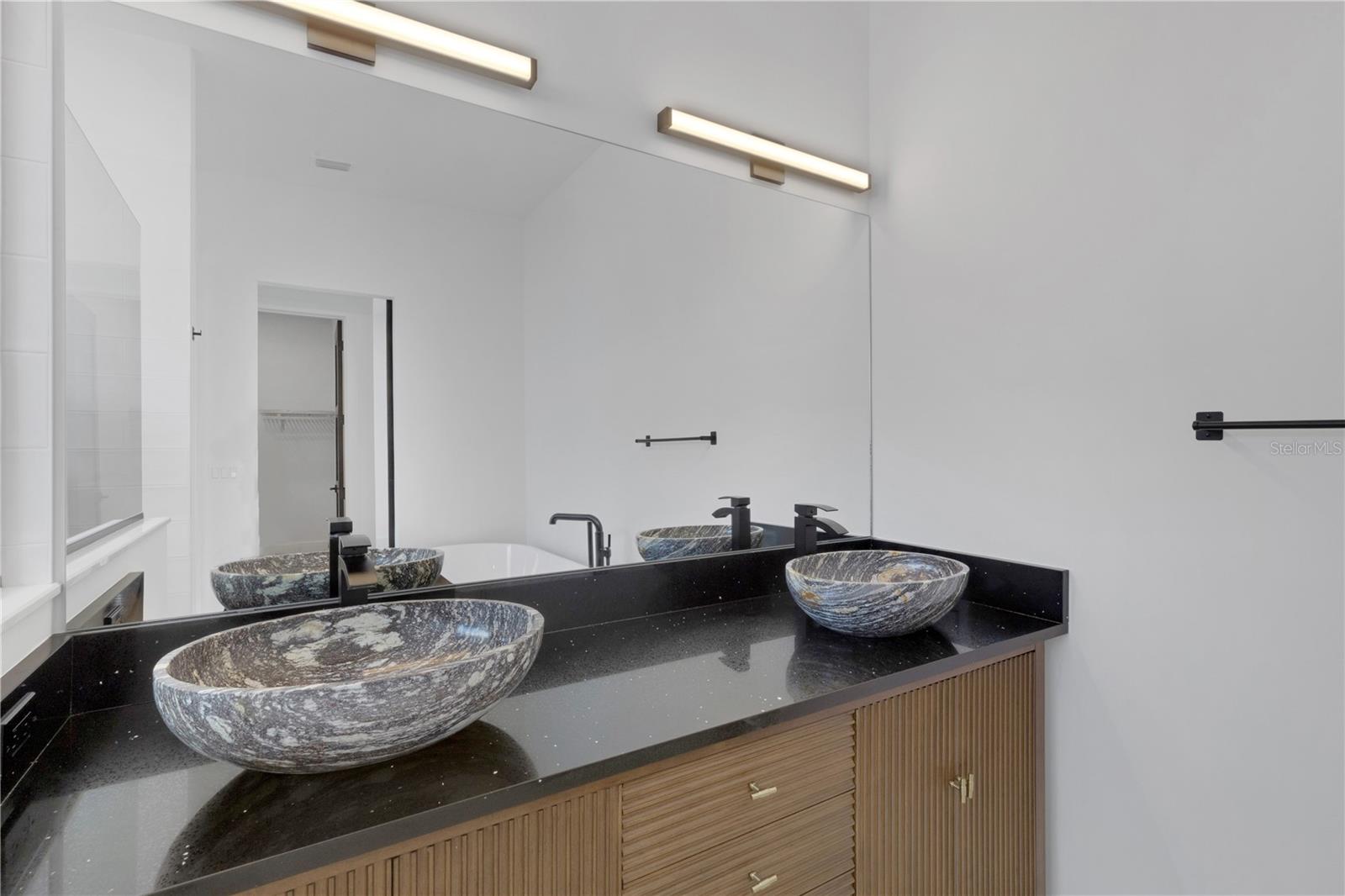 2079 HIBISCUS ST — photo 9