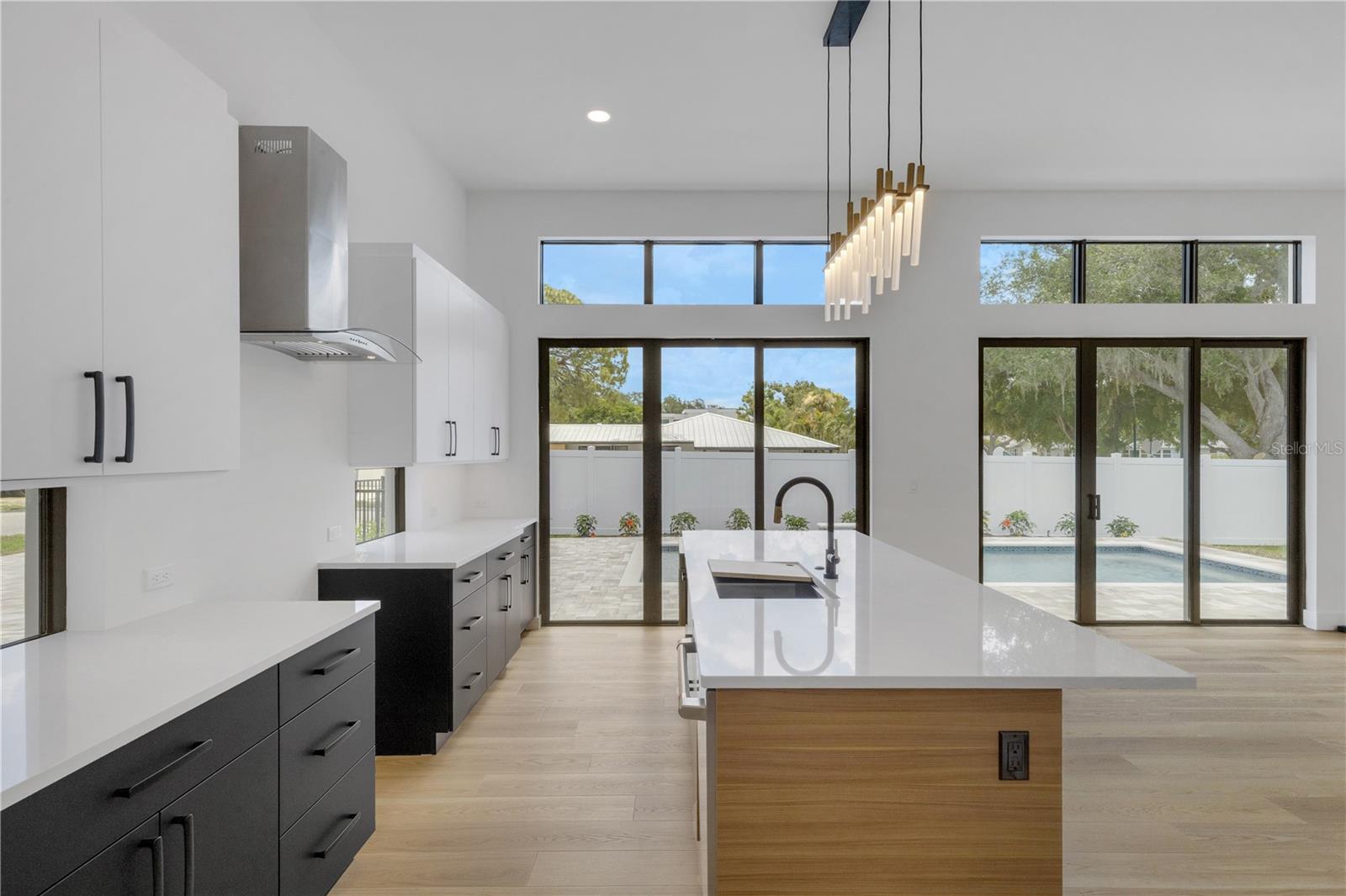 2079 HIBISCUS ST — photo 11