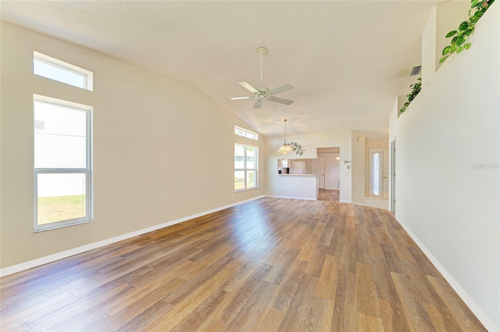 919 SPRING LAKES BLVD — photo 14