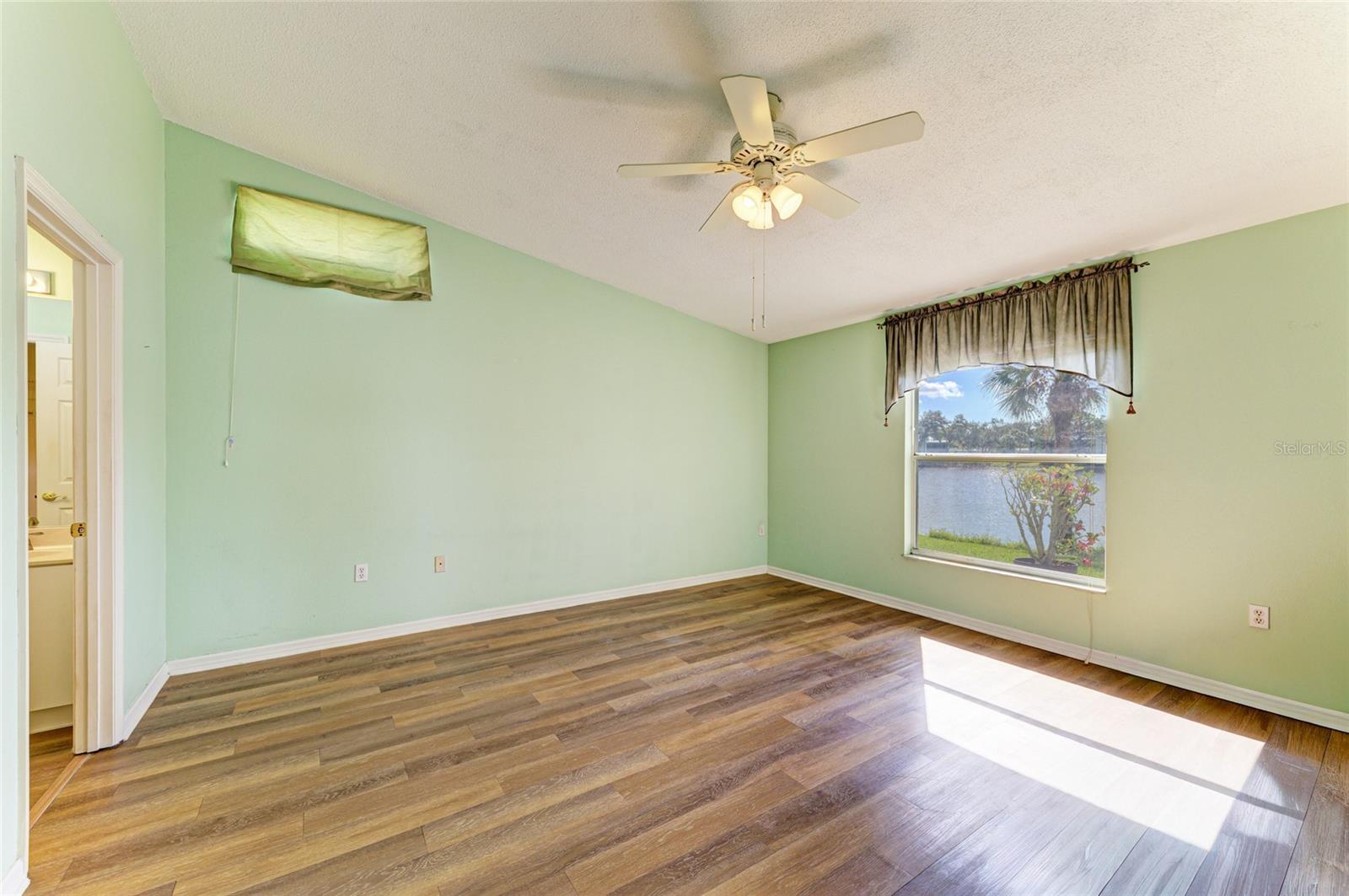 919 SPRING LAKES BLVD — photo 19