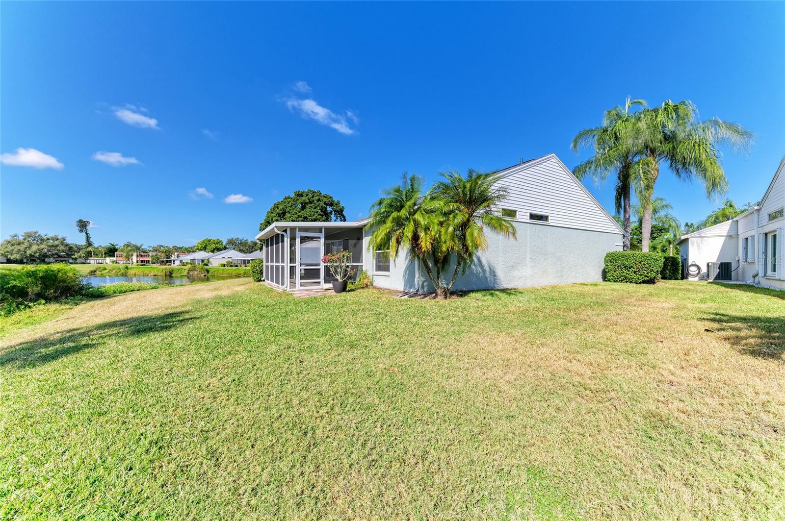 919 SPRING LAKES BLVD — photo 37