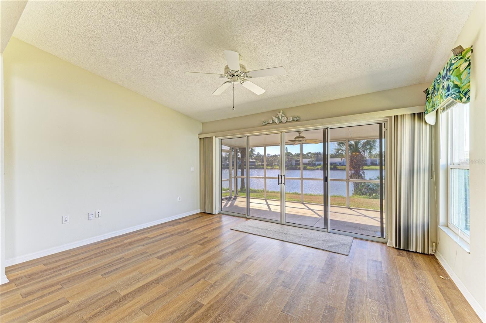 919 SPRING LAKES BLVD — photo 7