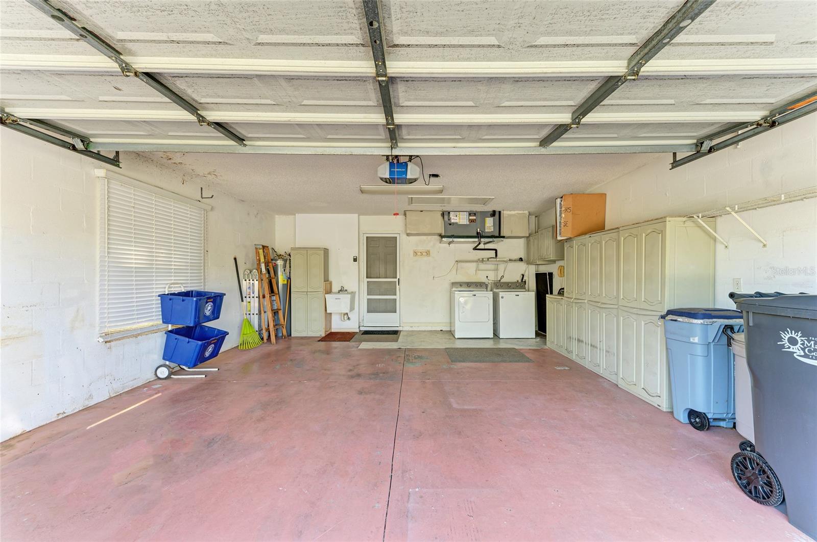 919 SPRING LAKES BLVD — photo 31