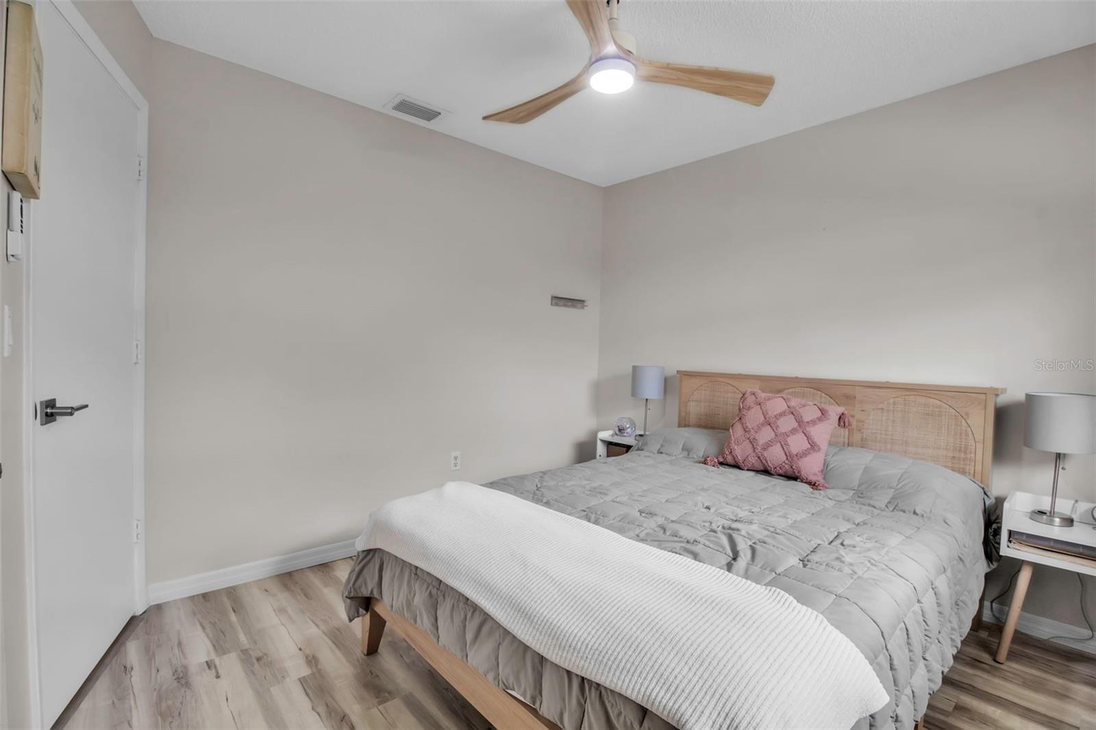 721 N JEFFERSON AVE #721 — photo 23