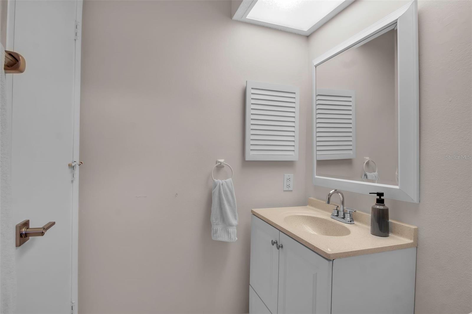 721 N JEFFERSON AVE #721 — photo 20