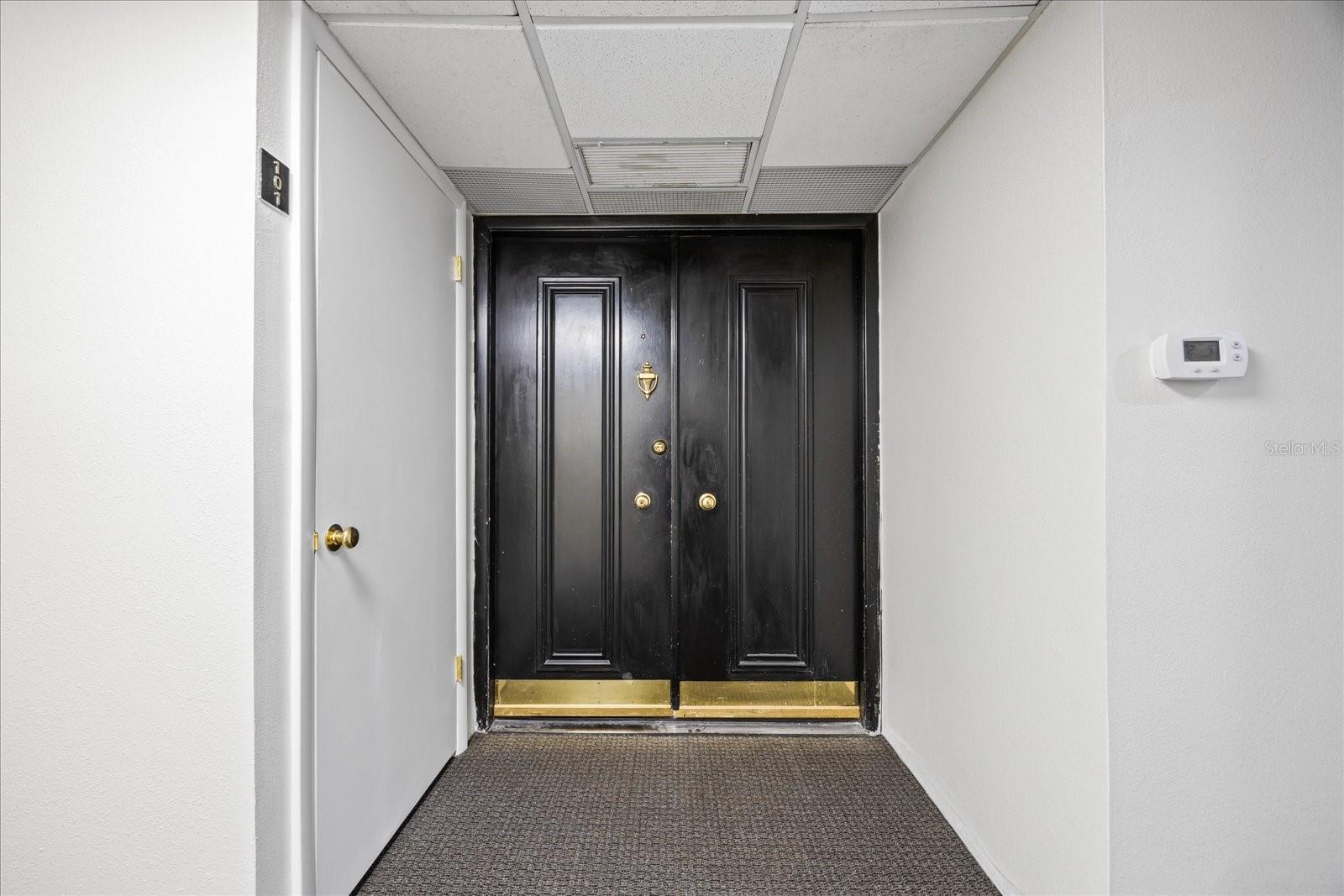 100 OAKMONT LN #101 — photo 2