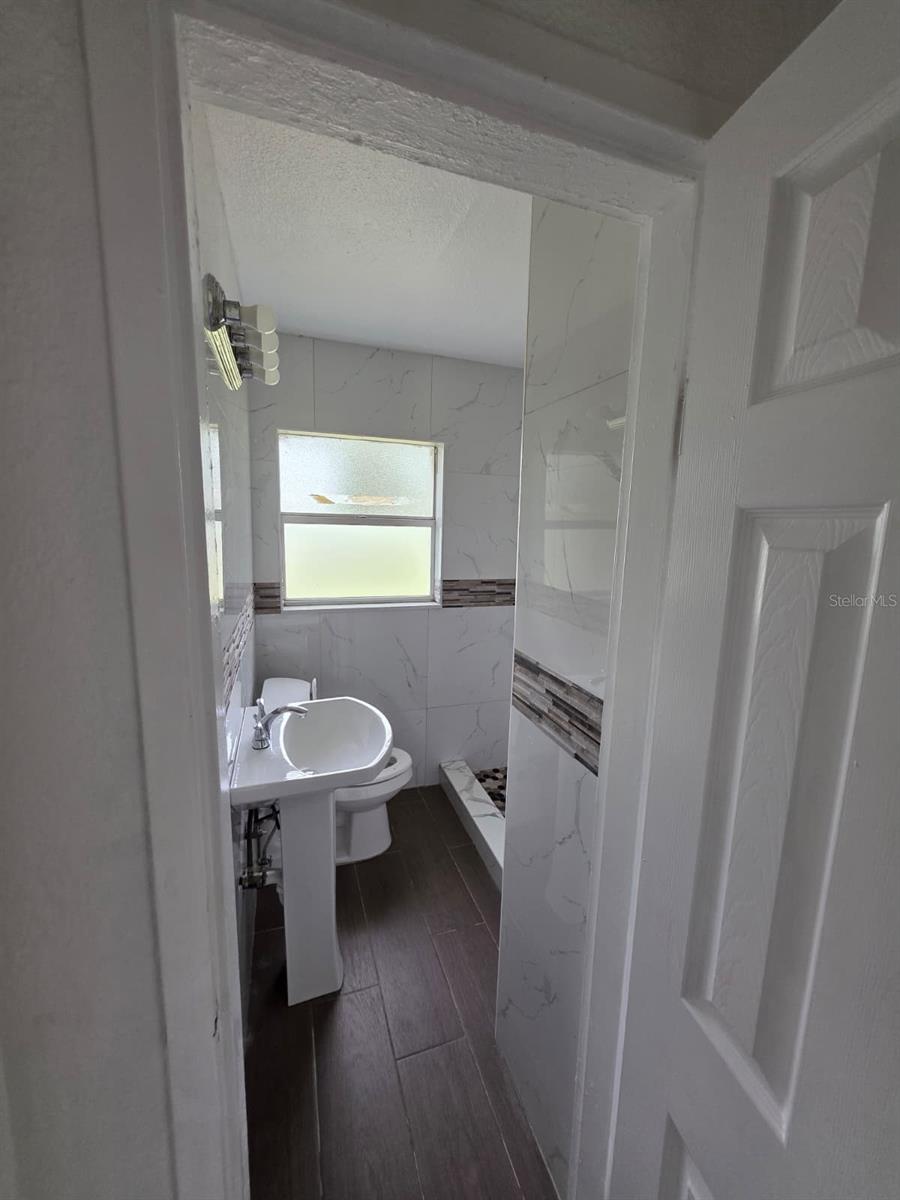 1614 N WASHINGTON AVE — photo 14