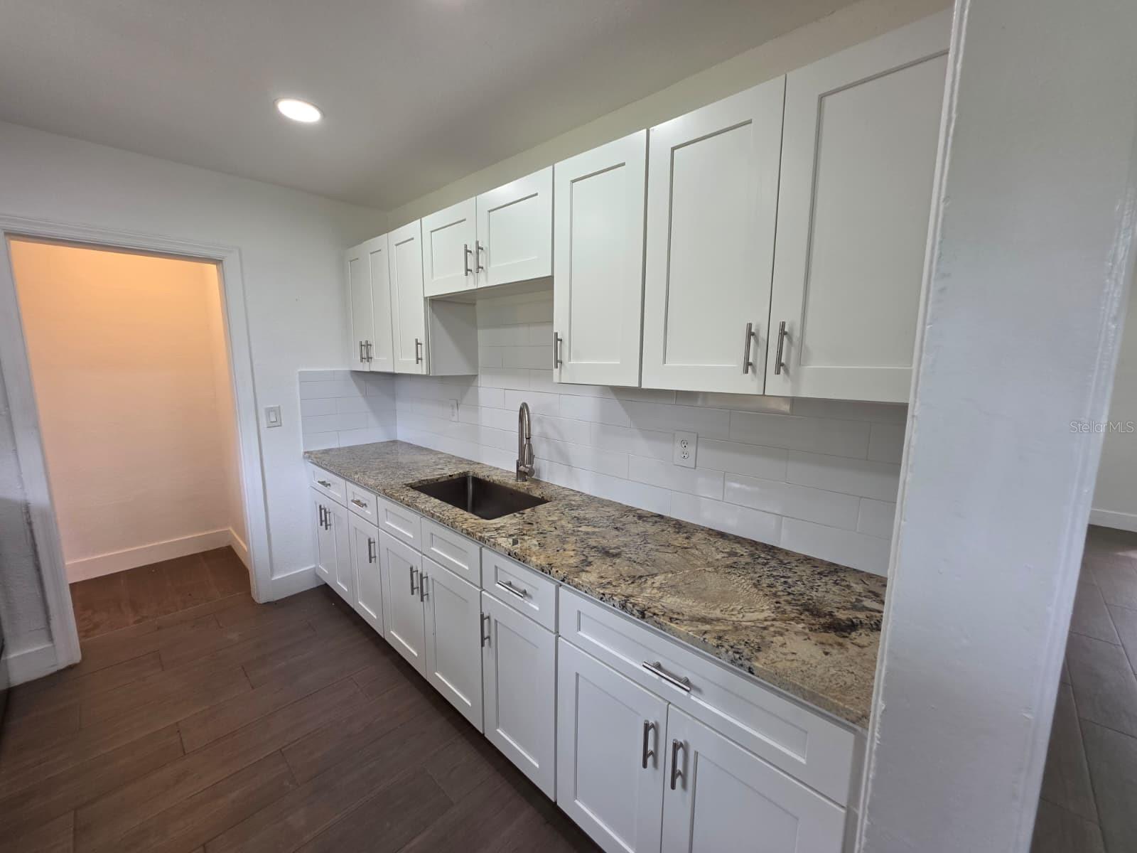 1614 N WASHINGTON AVE — photo 18