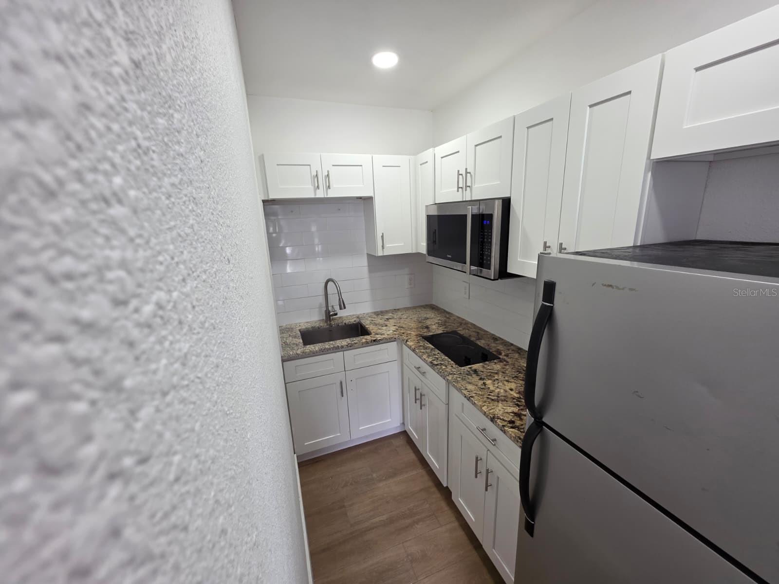 1614 N WASHINGTON AVE — photo 4