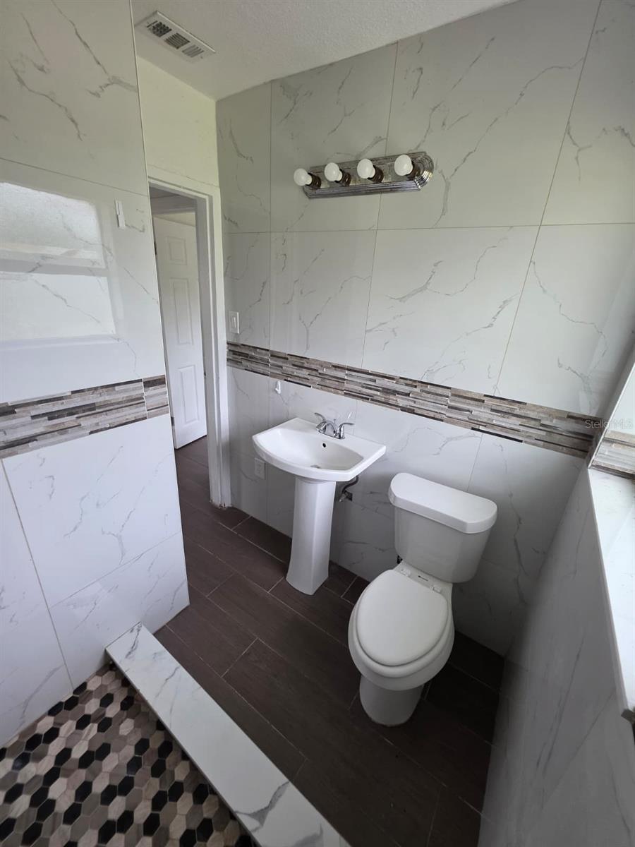 1614 N WASHINGTON AVE — photo 11