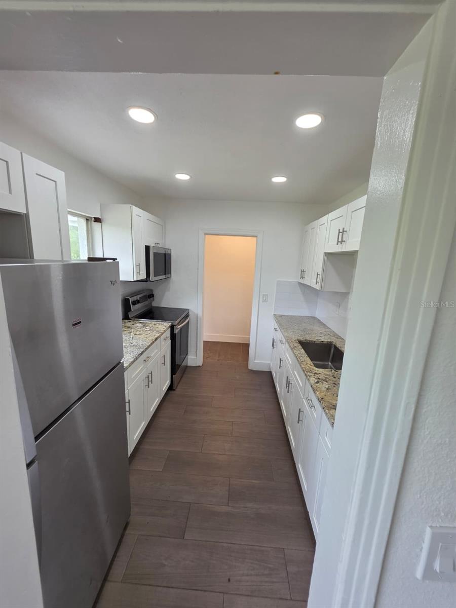 1614 N WASHINGTON AVE — photo 19
