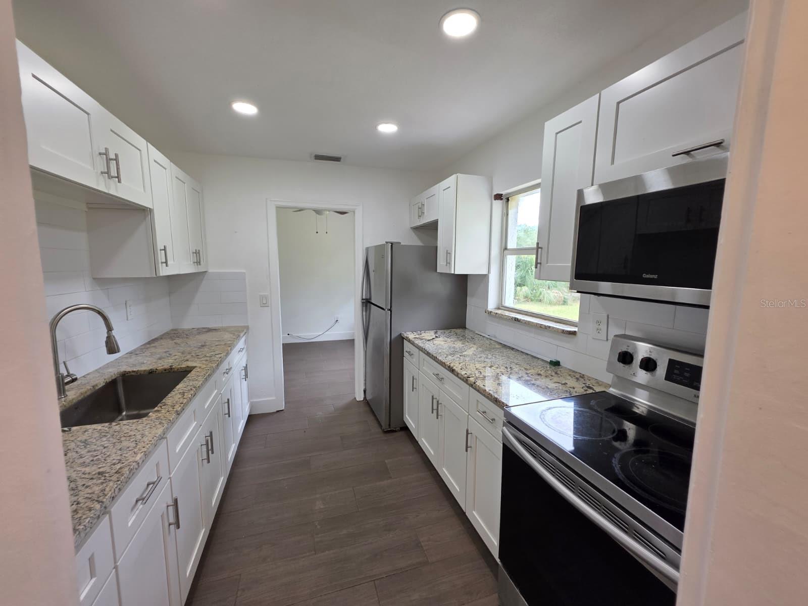 1614 N WASHINGTON AVE — photo 16