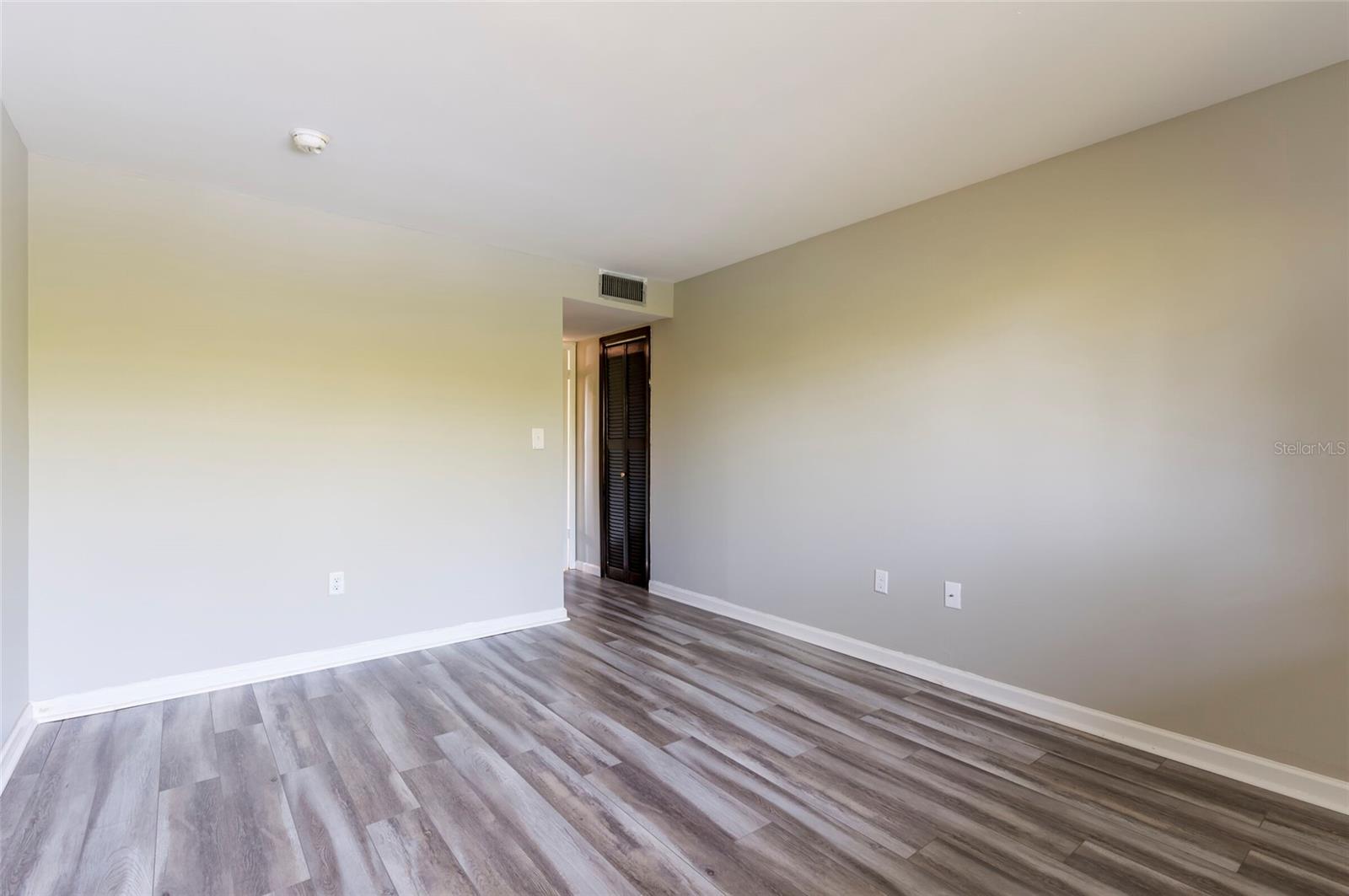 735 S VILLAGE DR N #206 — photo 31