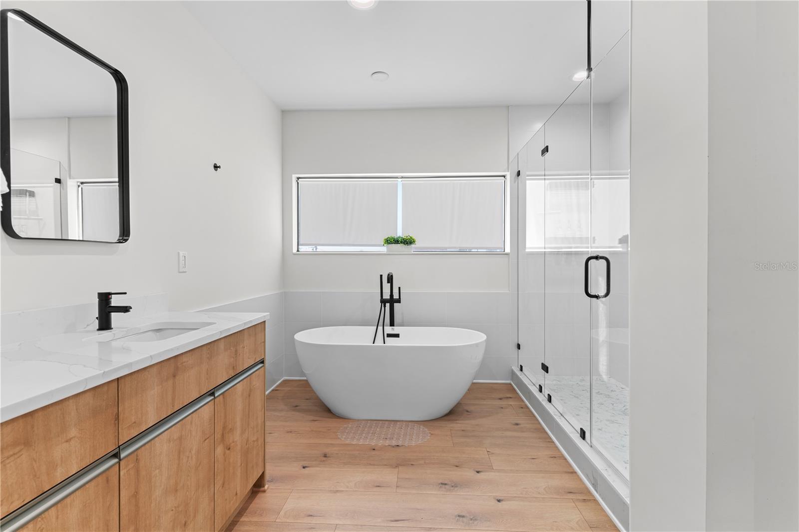 2200 BAY BLVD #B — photo 48