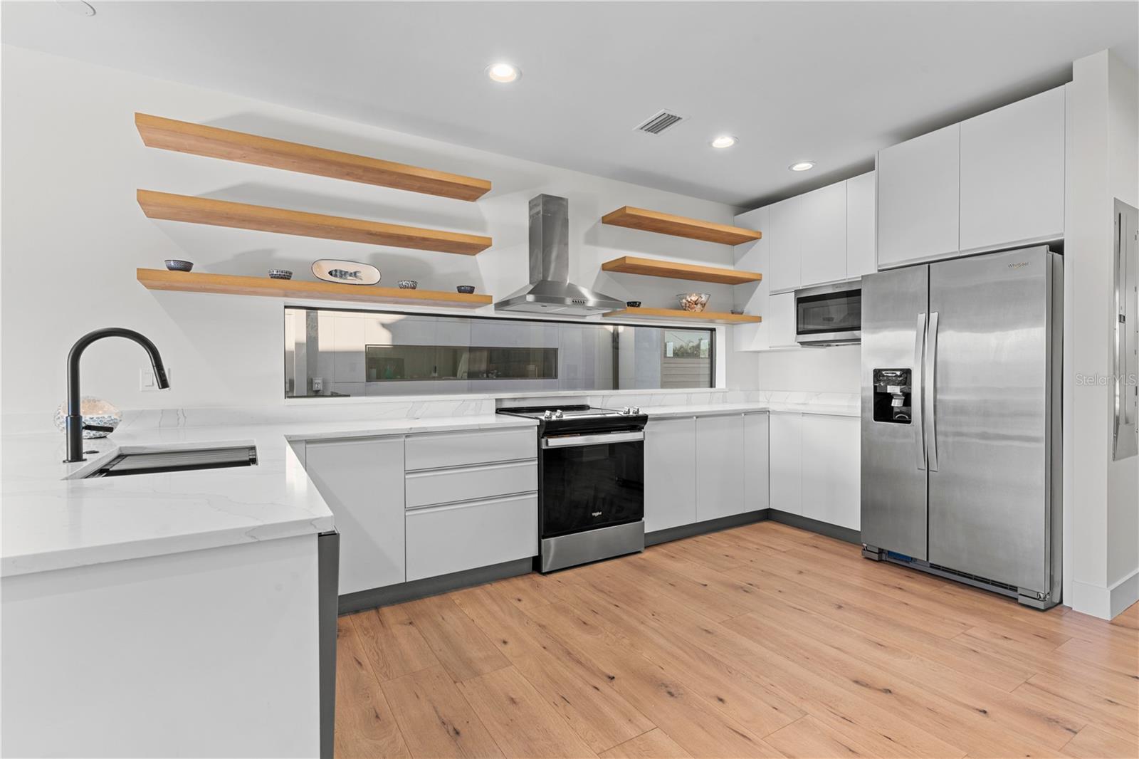 2200 BAY BLVD #B — photo 15