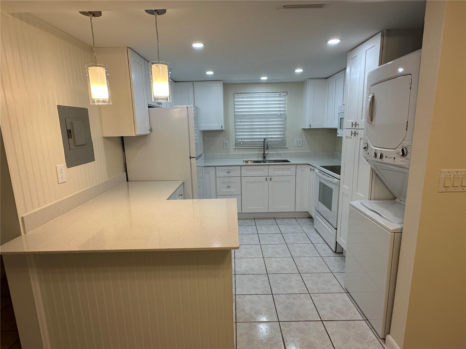 122 N KINGS AVE #101 — photo 9