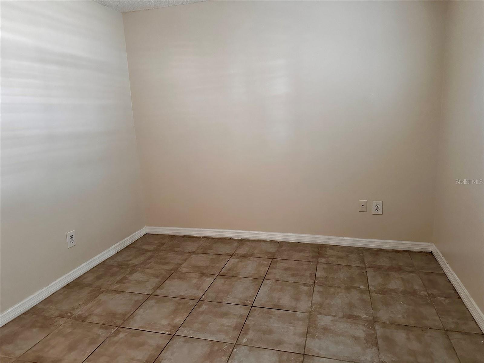 122 N KINGS AVE #101 — photo 22