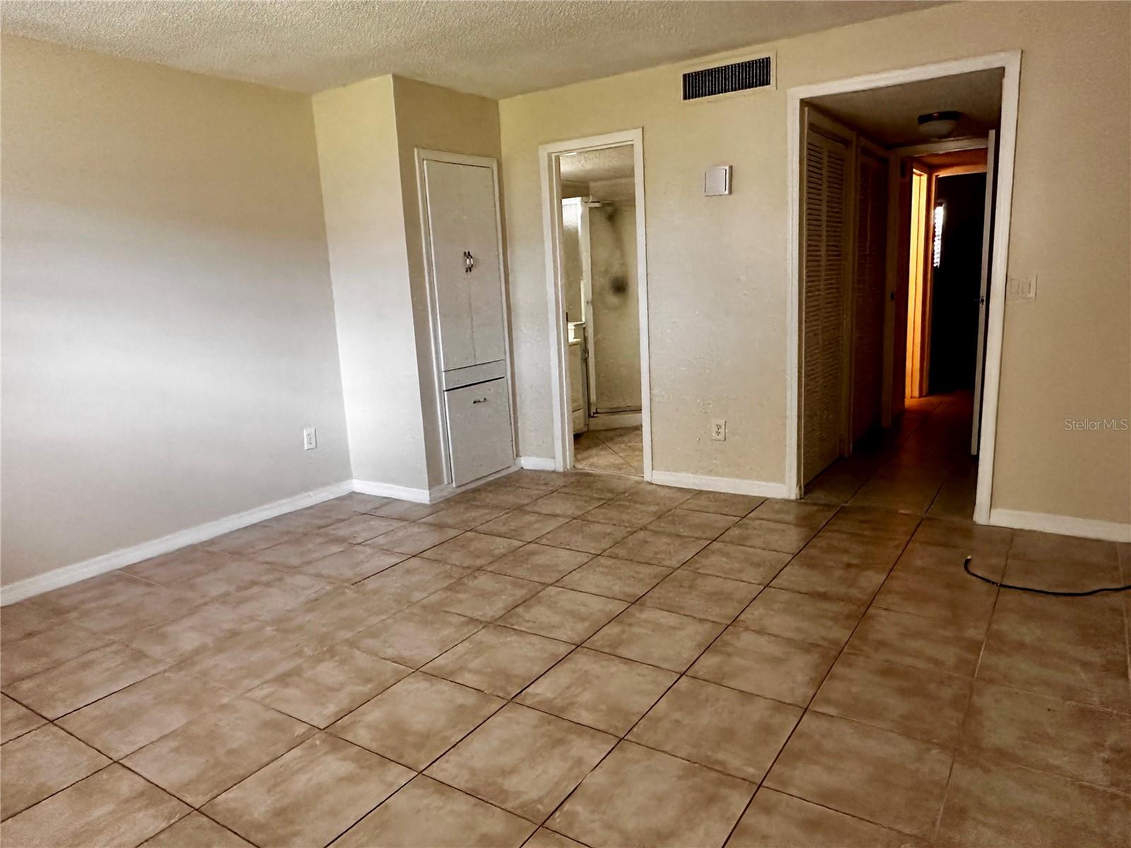 122 N KINGS AVE #101 — photo 17